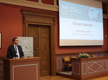 Ünnepi köszöntő -Hornyák László - Orvostechnikai Szövetség társelnöke.jpg