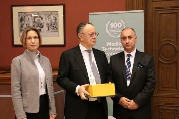 Elismerésben részesülők - Zettwitz Sándor - 77 Elektronika Kft. ügyvezető igazgatója
