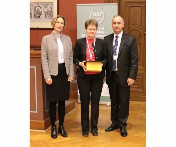 Elismerésben részesülők - Dr. hc. Barsai János - MEDICOR vasdiplomás mérnöke
