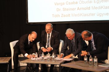 Óbudai Egyetem és MediKlaszter együttműködési megállapodás 2018.10.11