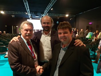 (b-j) Farkas Bertalan, űrhajós - Szepesi Balázs helyettes államtitkár - Kónya János ügyvezető igazgató